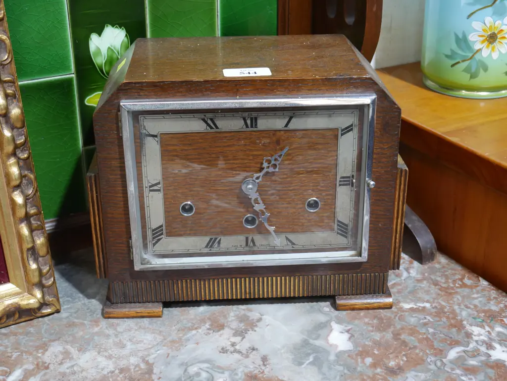 Oak mantle clock Image 1++