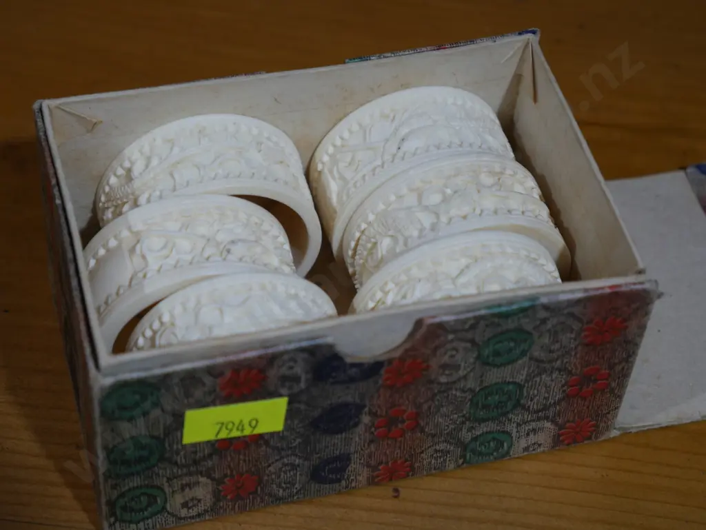 Carved servertte rings Image 1++