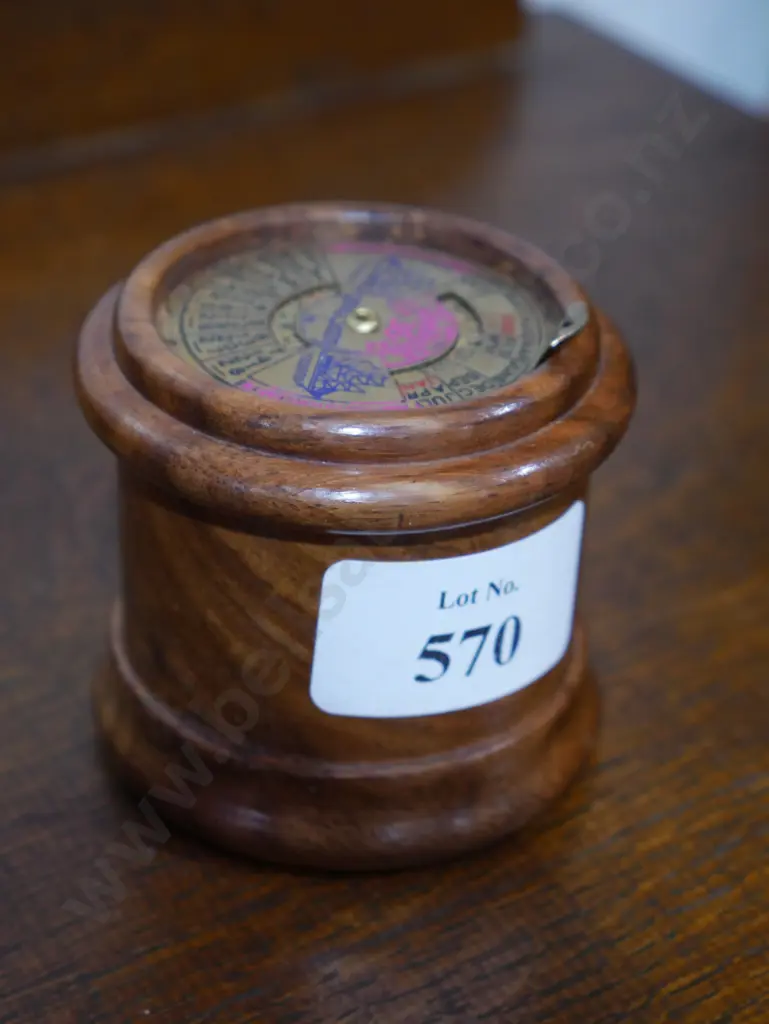 Wooden pin dish Image 1++