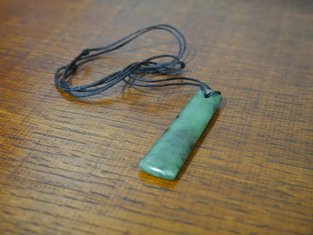 Greenstone necklace Image 1++