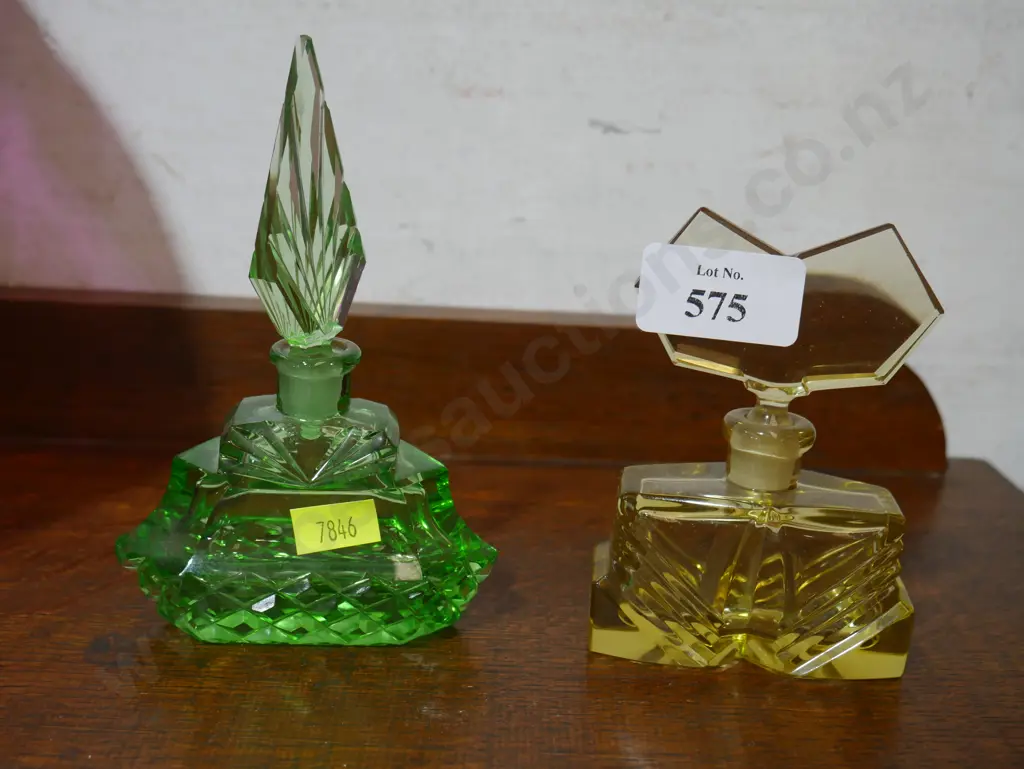 2 glass perfume bottles Image 1++