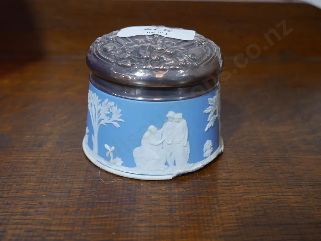 Wedgewood s/silver top dish Image 1++