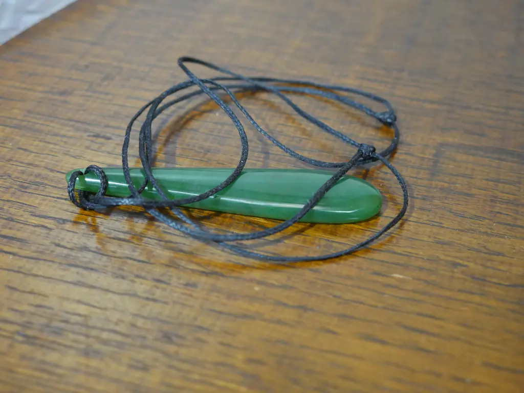 Greenstone necklace Image 1++