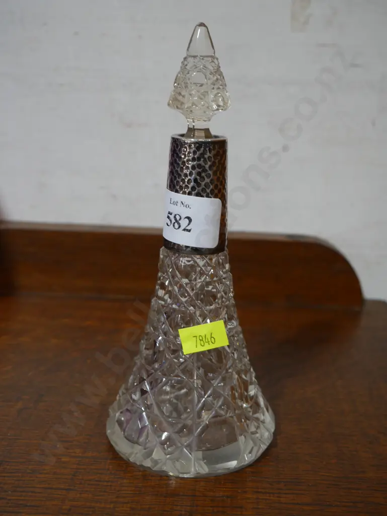 S/silver top perfume bottle Image 1++