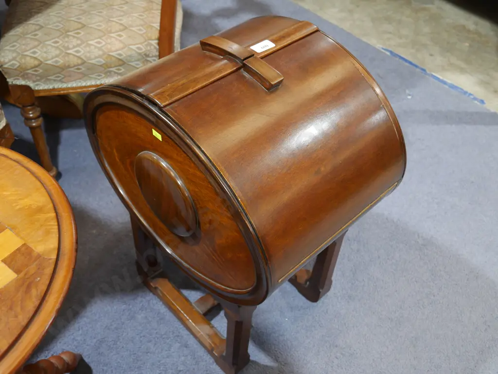 Antique record cabinet Image 1++