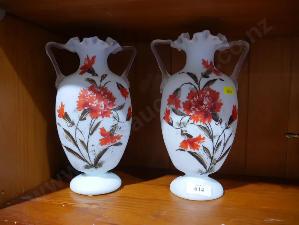 Pair Victorian glass vases Image 1++