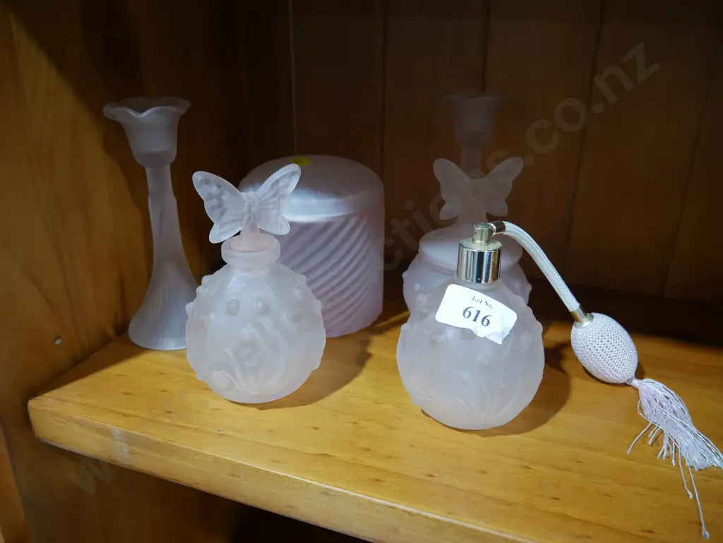 Glass duchess set Image 1++