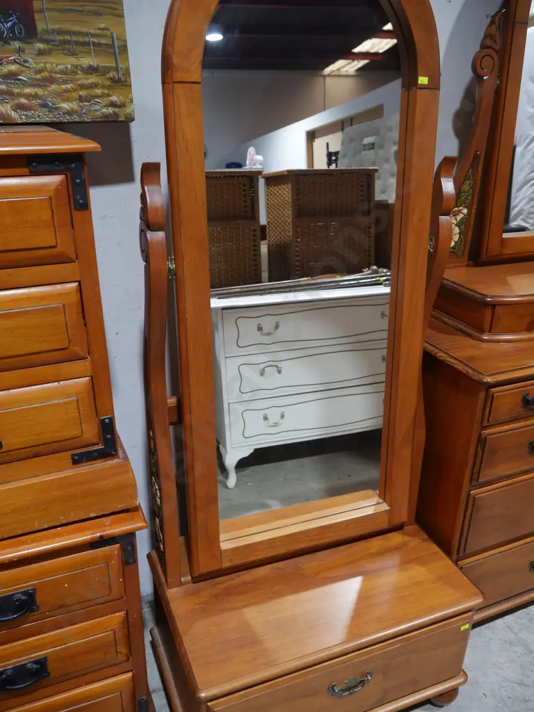 Cheval mirror Image 1++