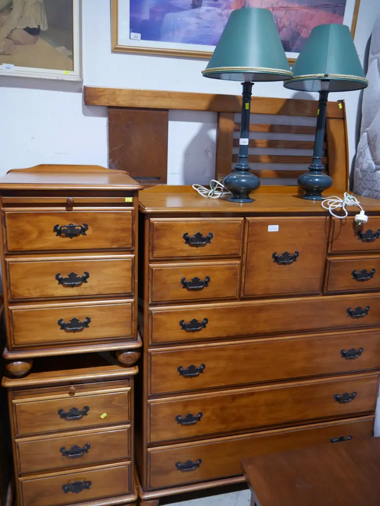 Chest drawers, bedside drawers, head board Image 1++