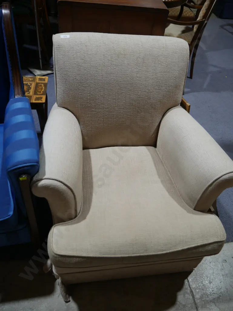 Arm chair Image 1++
