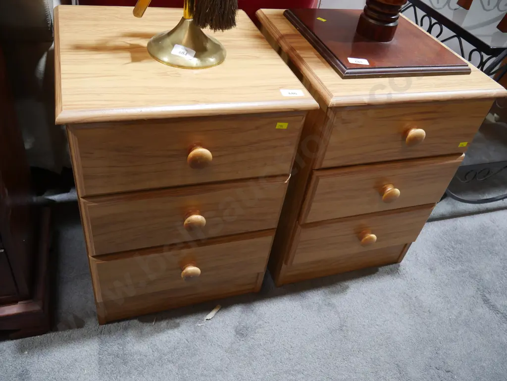 Pair of bedside drawer Image 1++