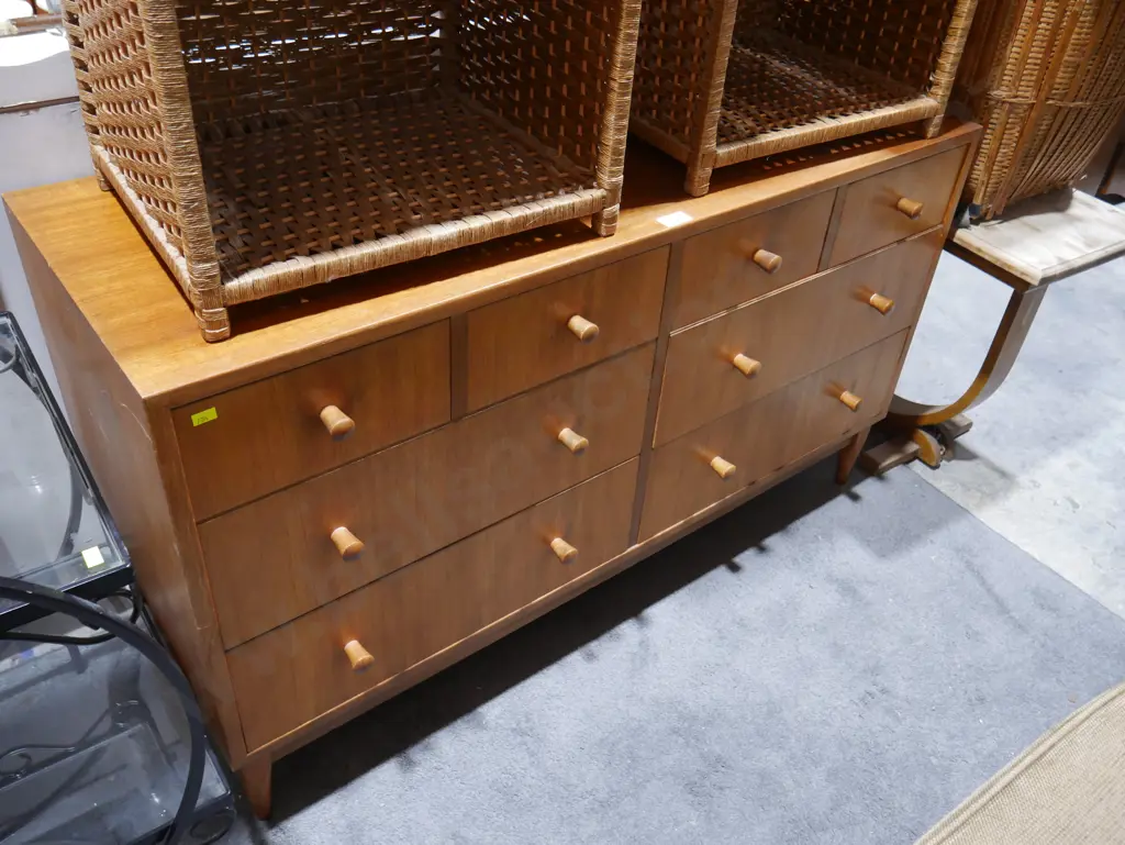 Lowboy chest Image 1++