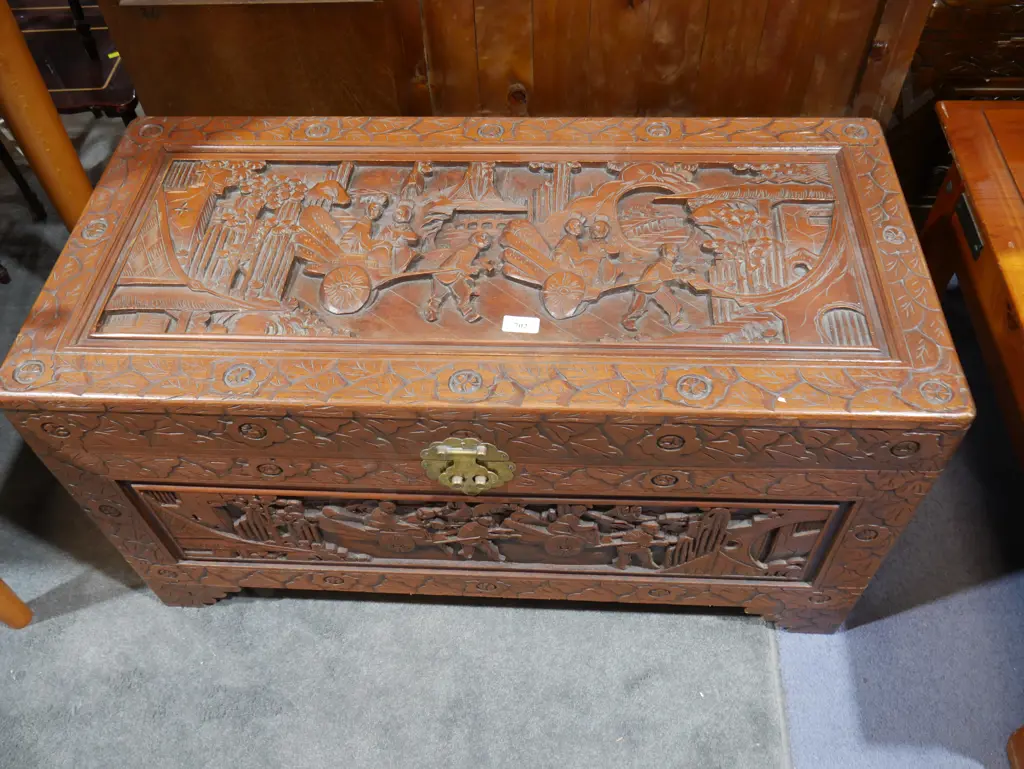 Camphor chest Image 1++