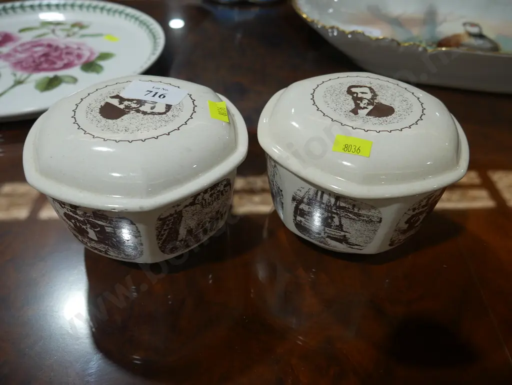 Pair Crown Lynn dishes Image 1++