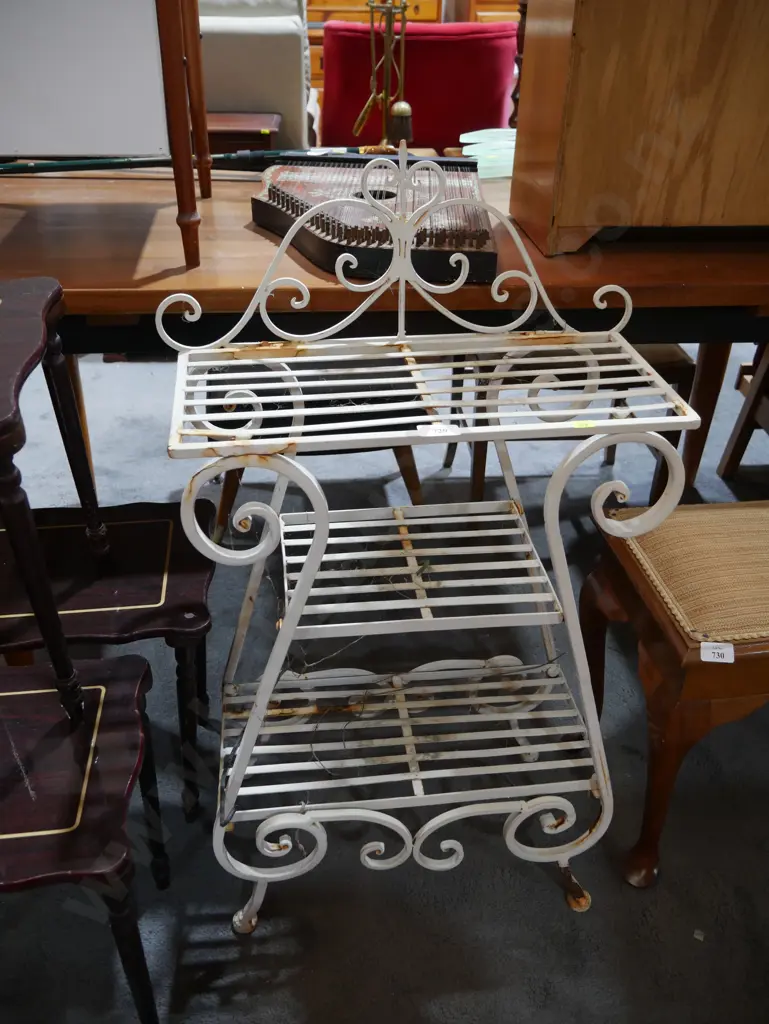 Metal stand Image 1++