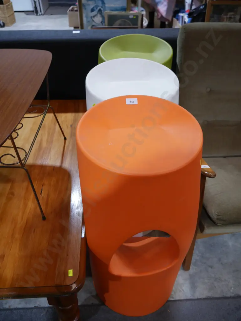3 barstools Image 1++
