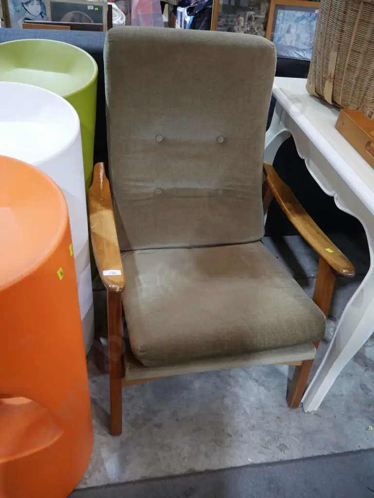 Arm chair Image 1++