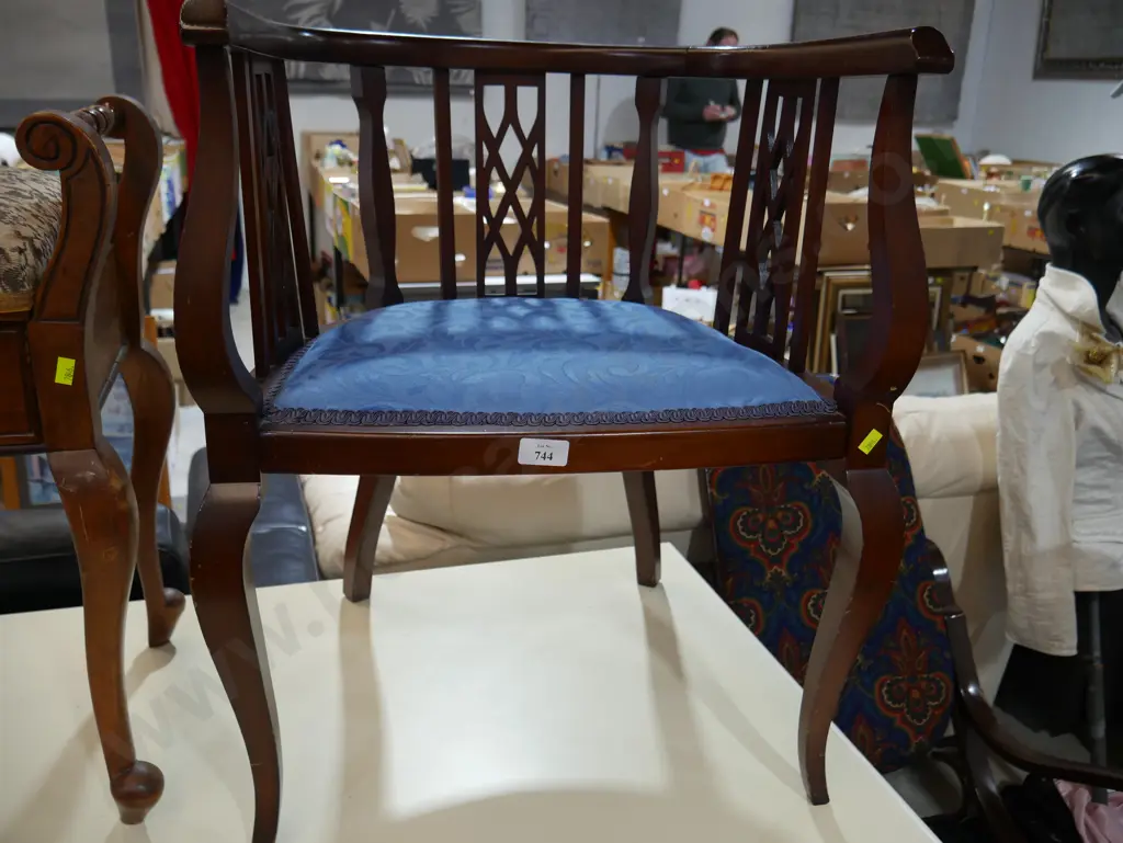 Tub chair Image 1++