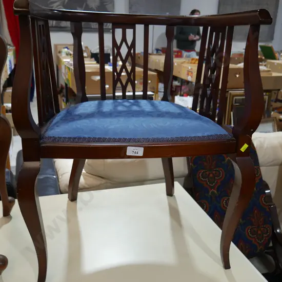 Tub chair