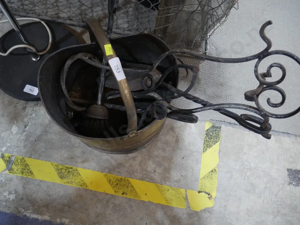 Fireside tools and bucket Image 1++