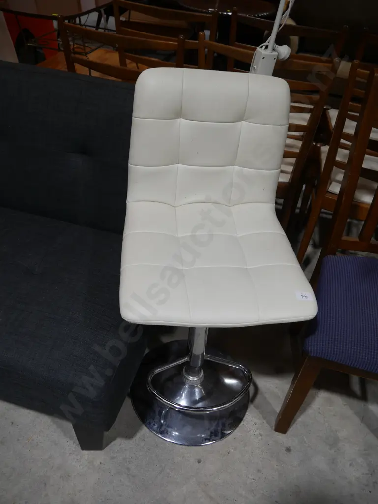 Bar stool Image 1++