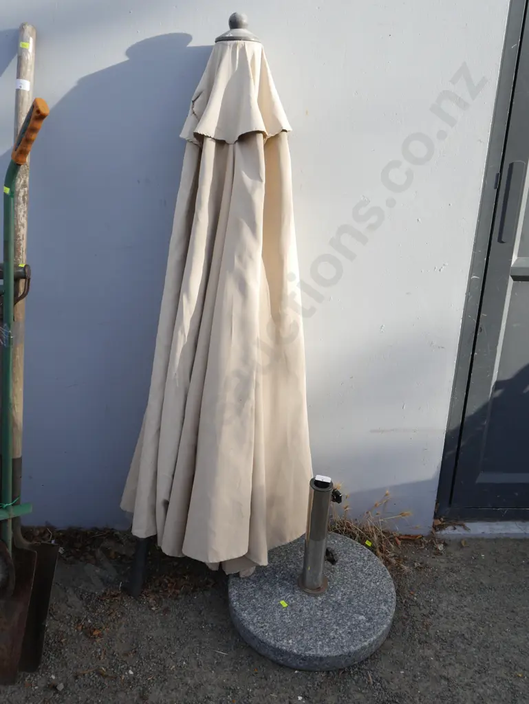 Sun umbrella Image 1++