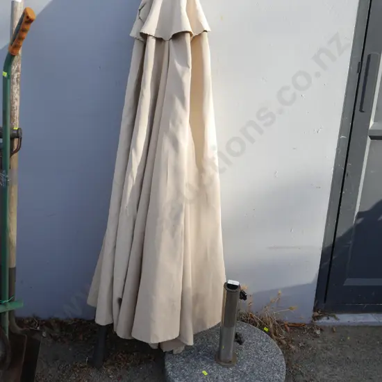 Sun umbrella