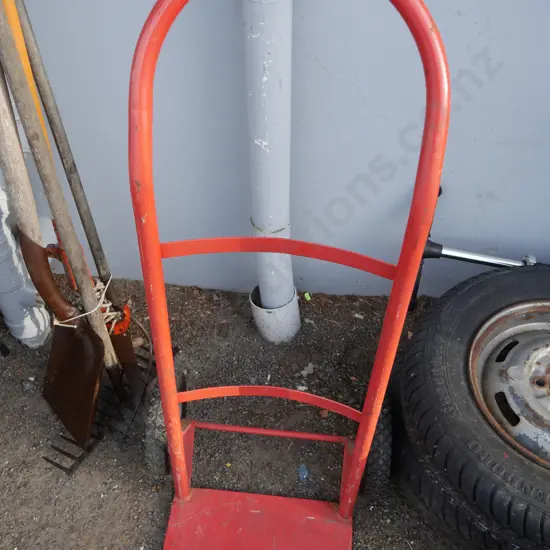 Sack barrow