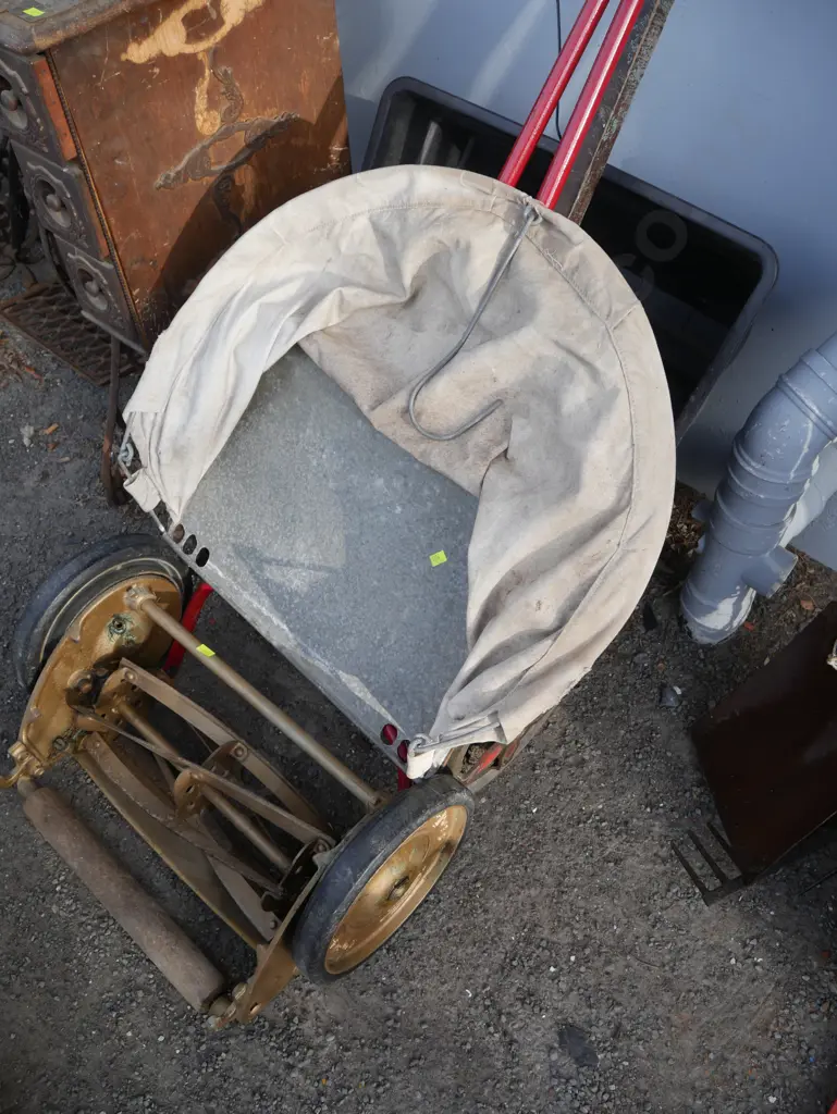 2 push mowers Image 1++