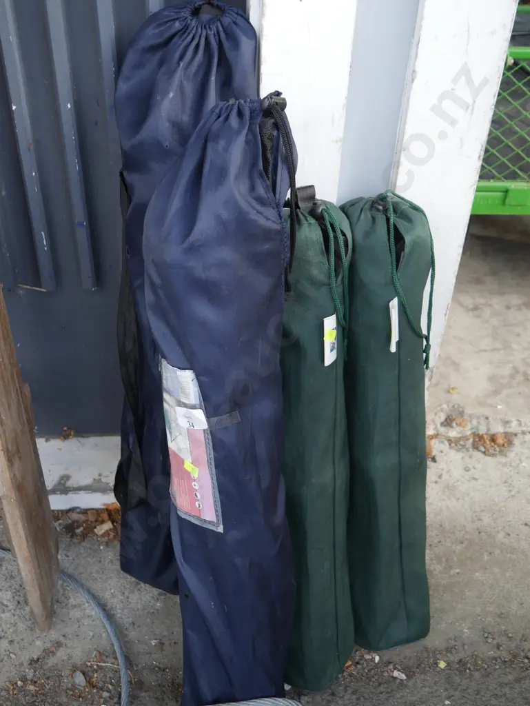 4 outdoor folding chairs Image 1++