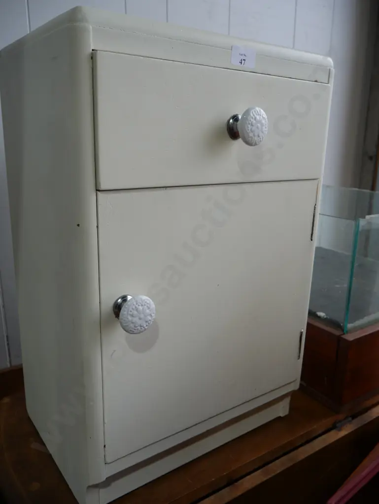 Painted pot cupboard Image 1++