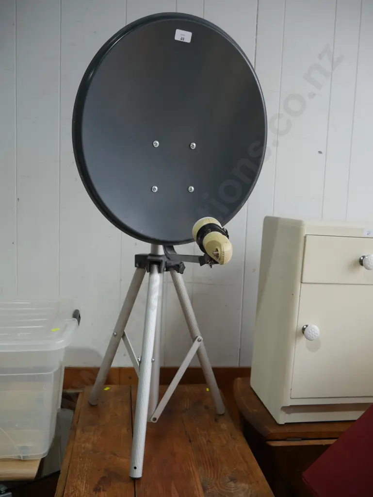 Satellite dish Image 1++