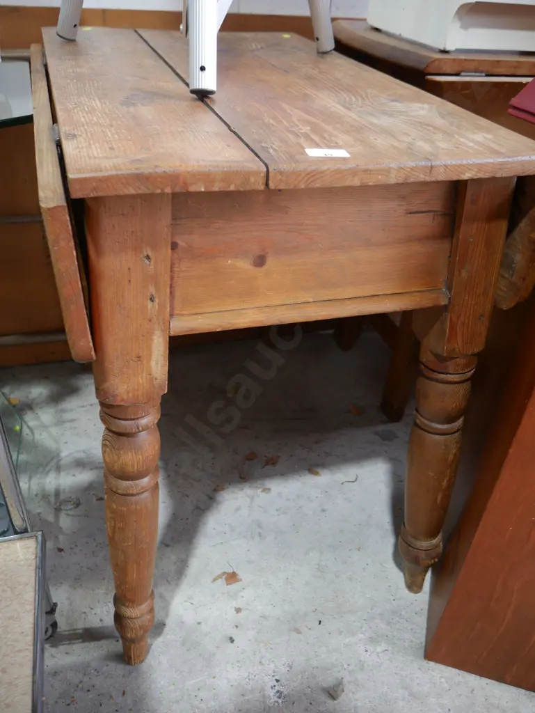 Dropside table Image 1++