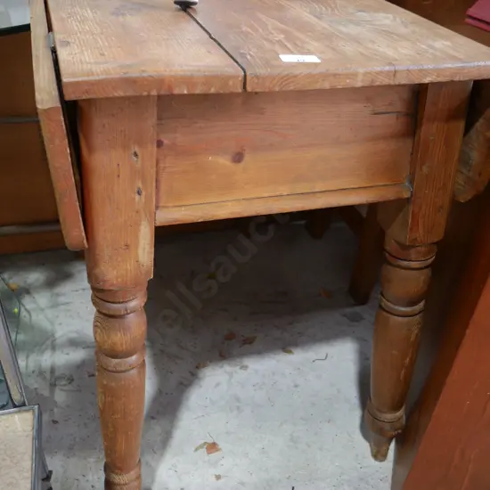 Dropside table