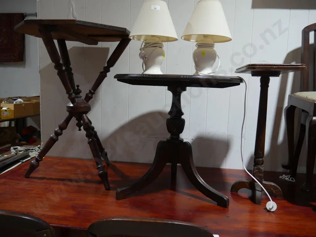 3 assorted side tables Image 1++