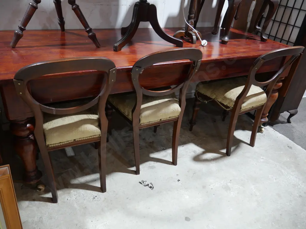 Long drop end dining table and 3 chairs Image 1++