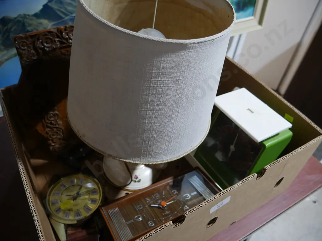 Clocks, table lamp etc Image 1++