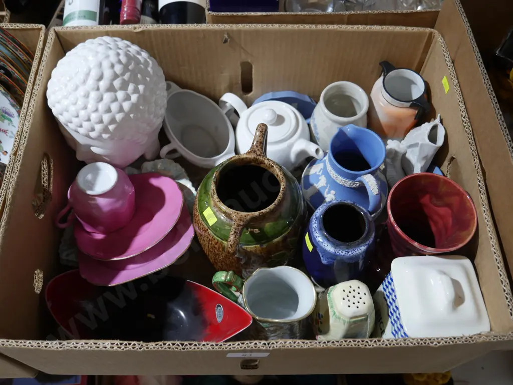 Wedgewood jug, vases, etc Image 1++