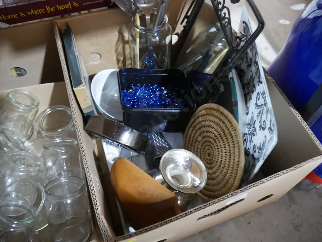 Kitchenware, glass beads etc Image 1++