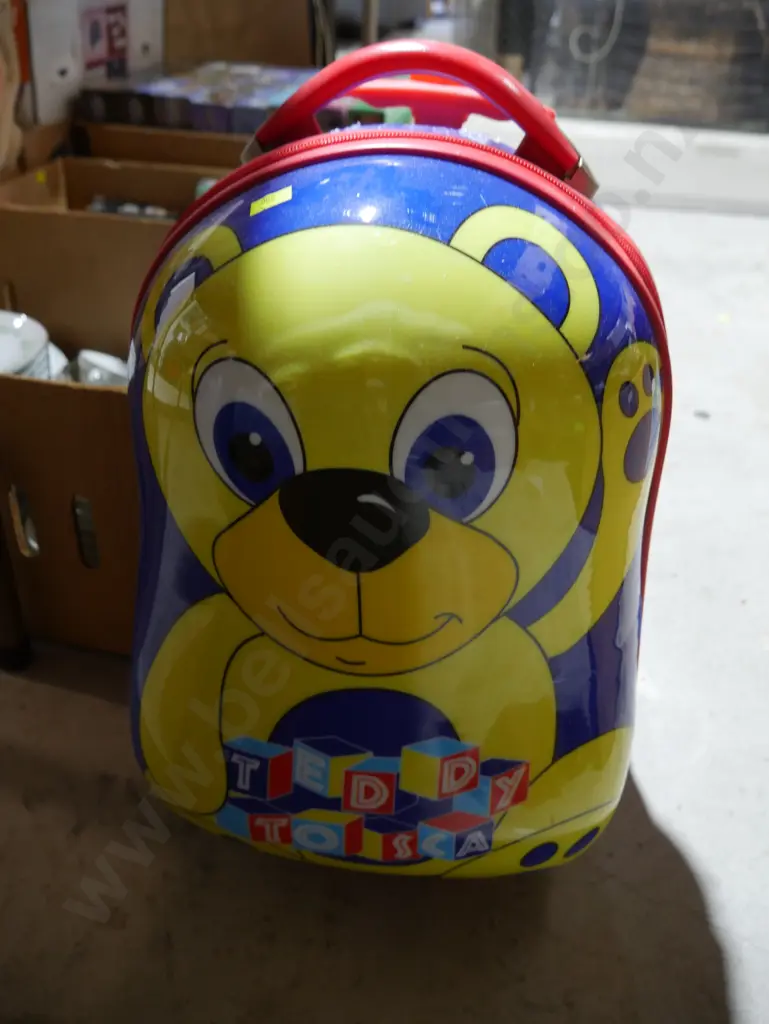Childs suitcase Image 1++
