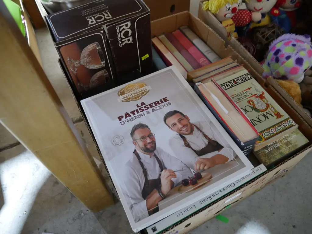 Box of books Image 1++