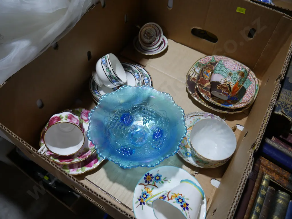 Trios, glass footed bowl Image 1++