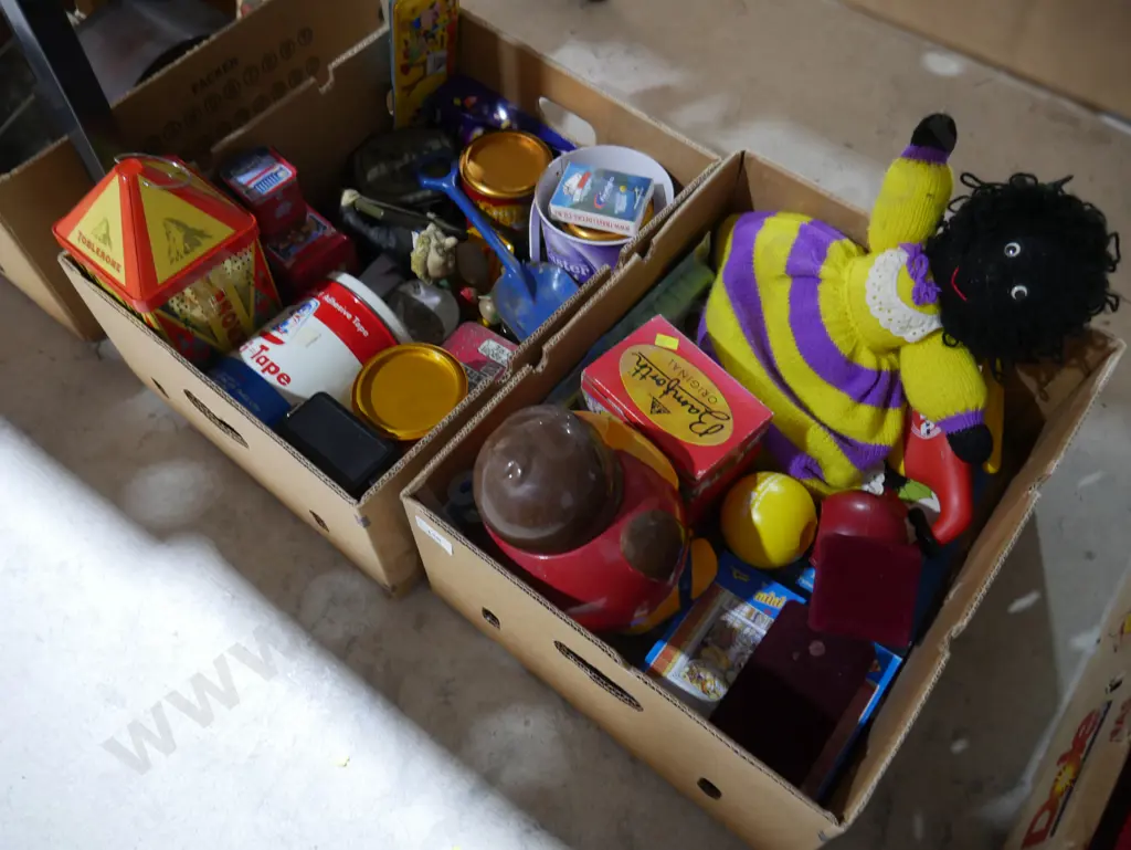 2 boxes of vintage tins, toys etc Image 1++