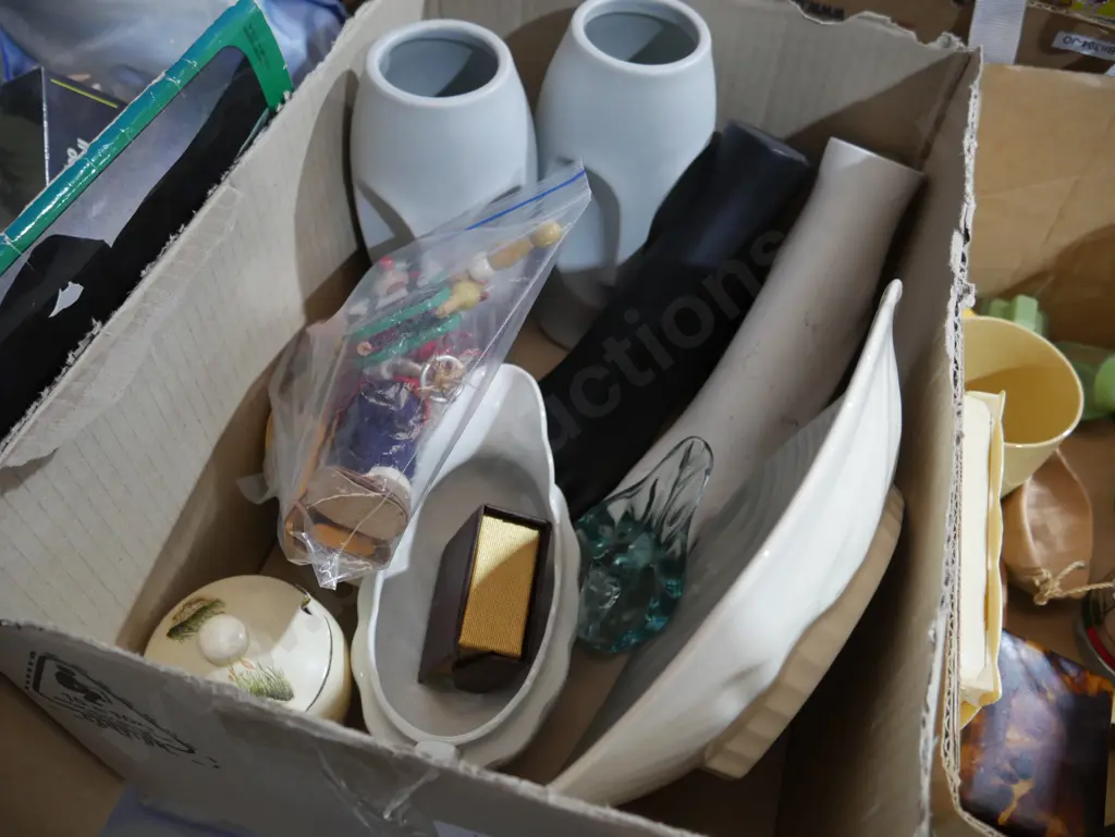 Feet bookends, china etc Image 1++