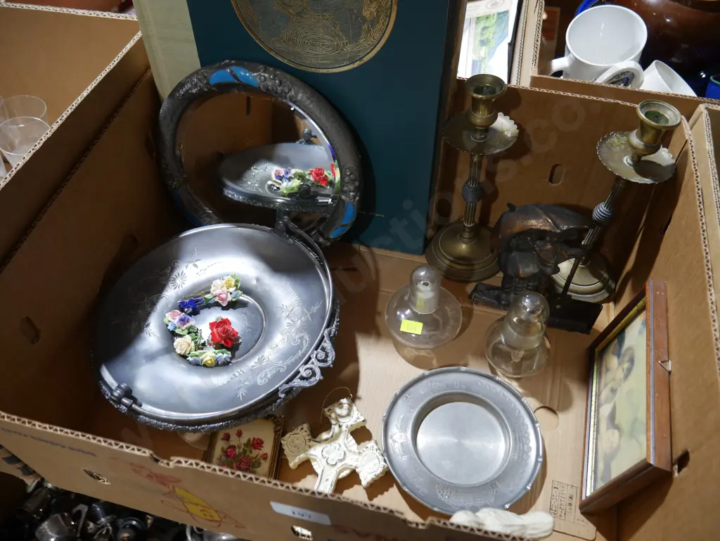 Candle sticks, flower brooches, sundries Image 1++