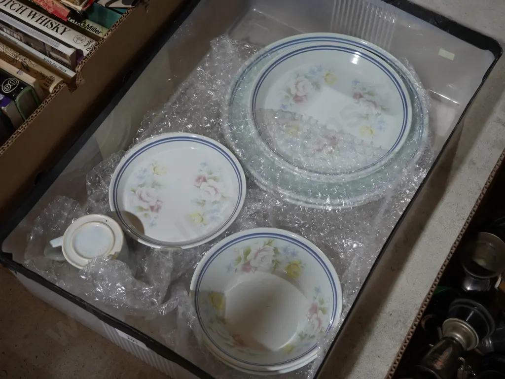 Crown Lynn dinnerware Image 1++