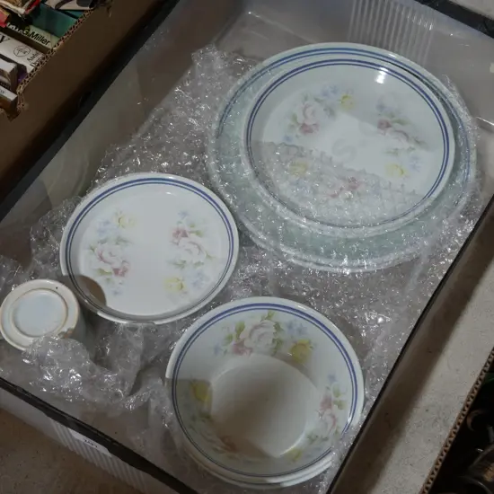 Crown Lynn dinnerware