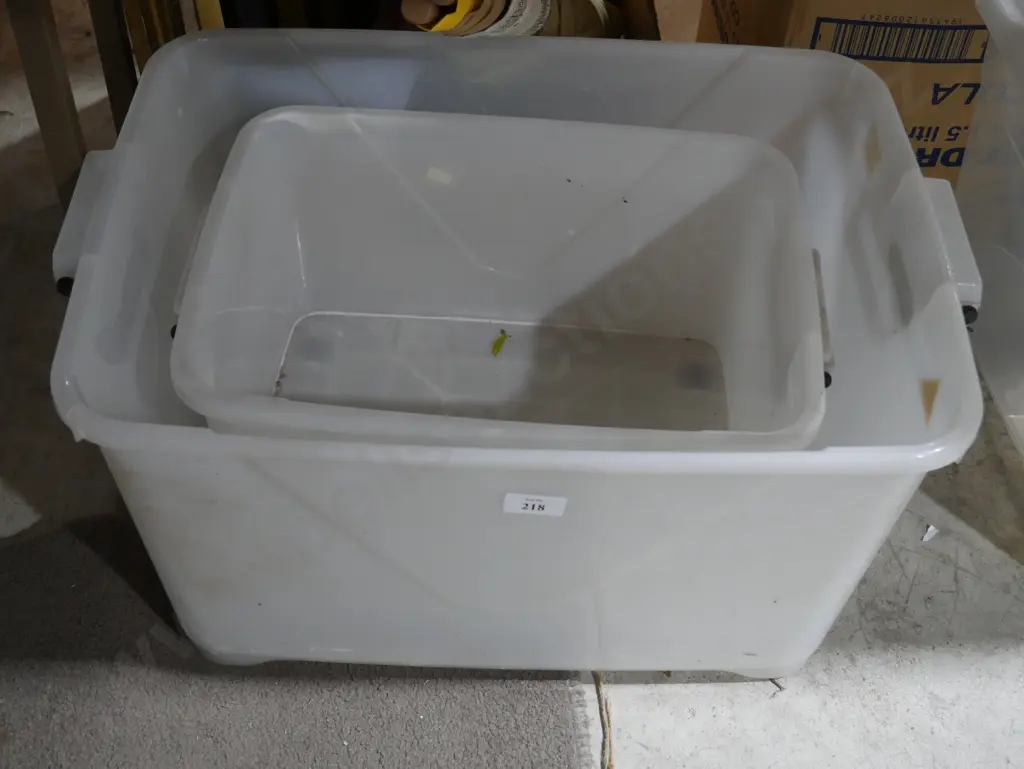 2 plastic storage containers Image 1++