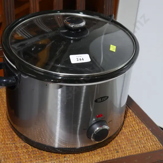 Zip slow cooker