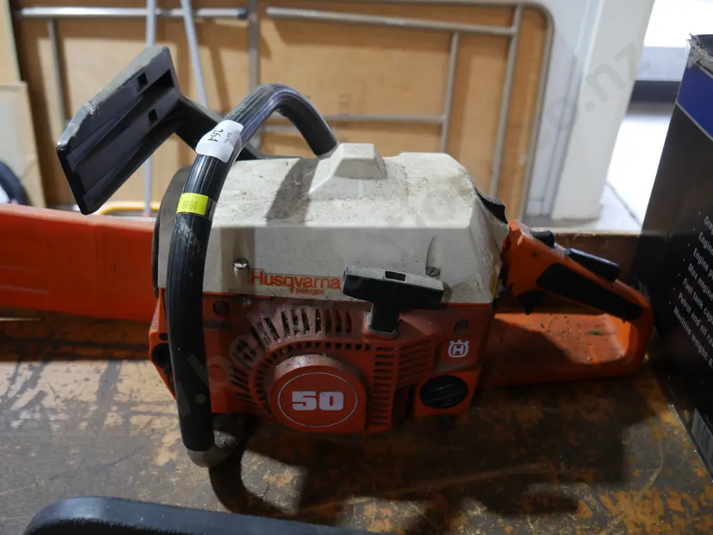Husqvarna chainsaw Image 1++